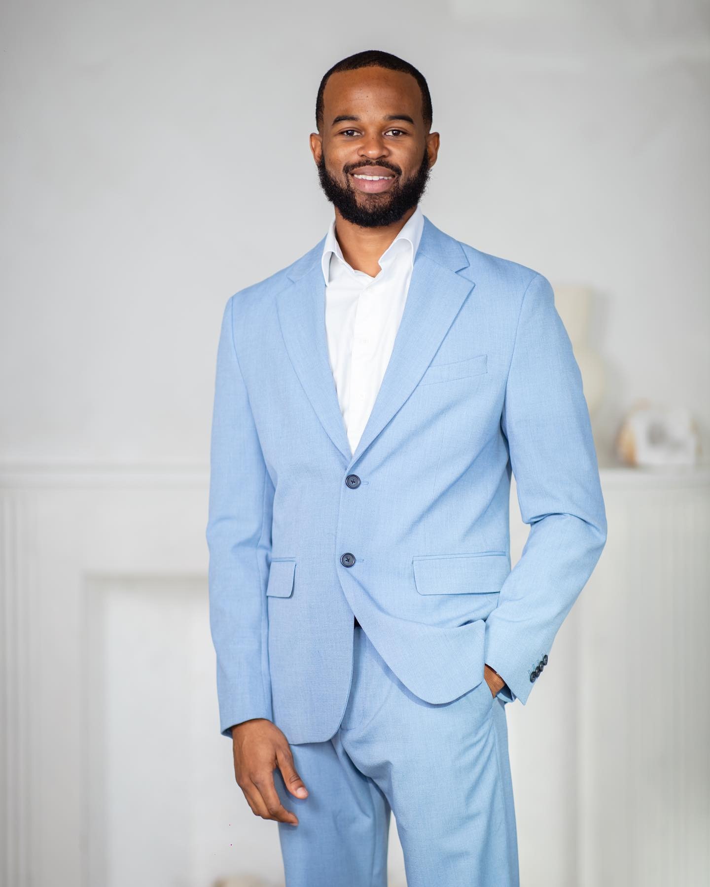 Aaron Davis — luxury real estate advisor in Nassau, The Bahamas